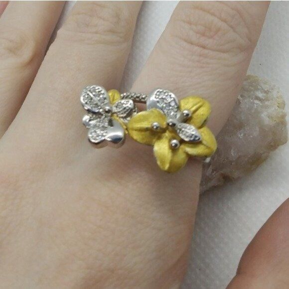 Vintage flower cocktail ring size 5.5 - Picture 2 of 2
